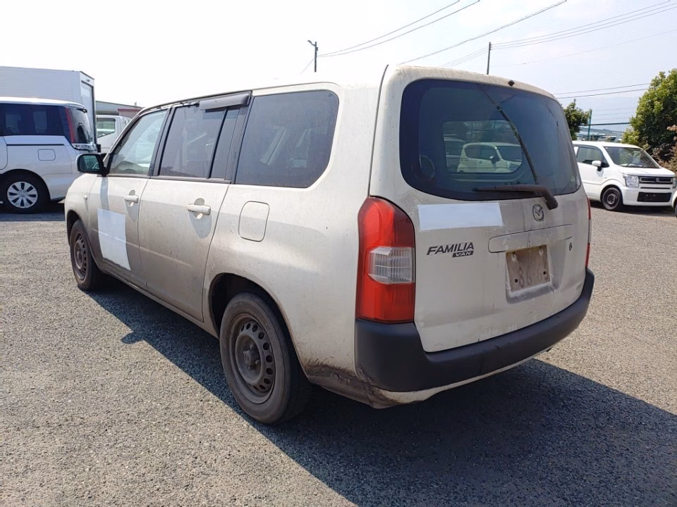 MAZDA FAMILIA