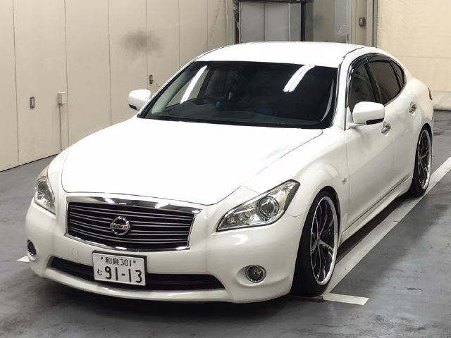 NISSAN FUGA
