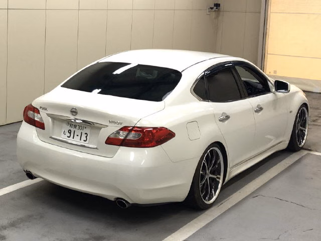 NISSAN FUGA