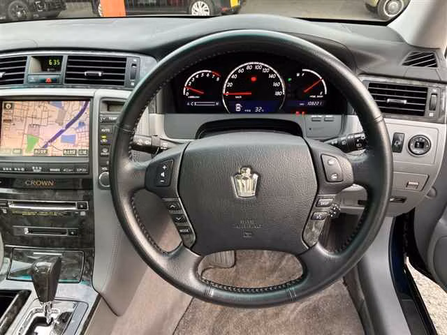 TOYOTA CROWN