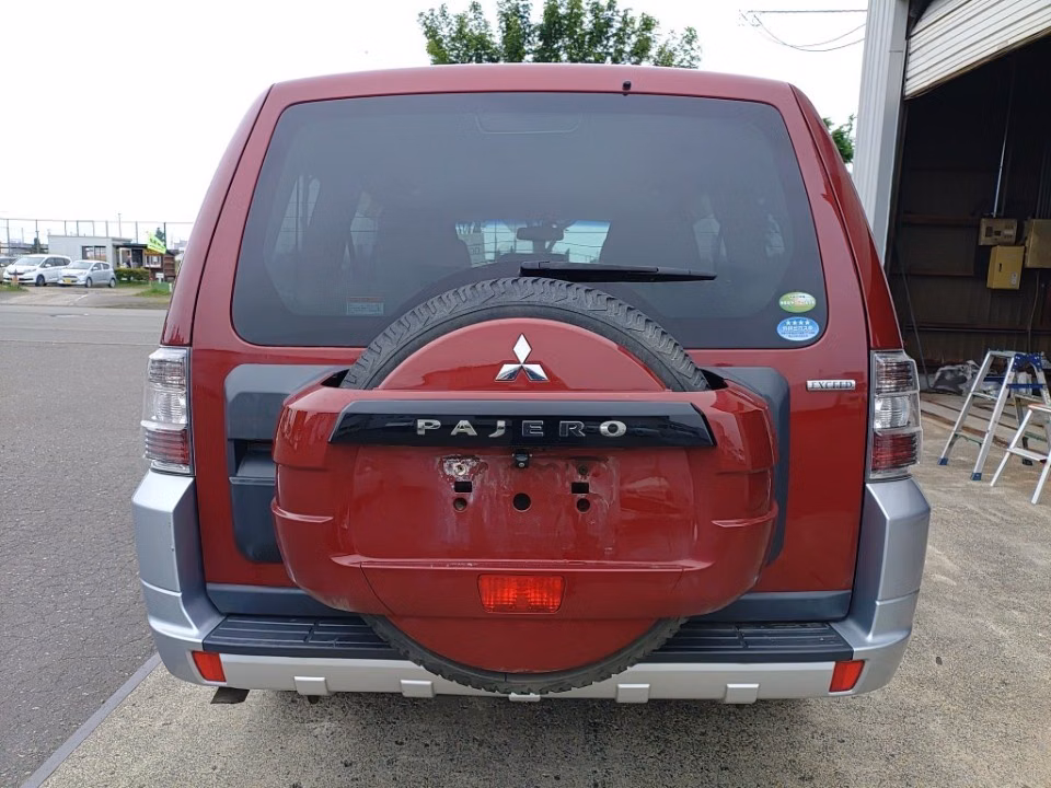 MITSUBISHI PAJERO