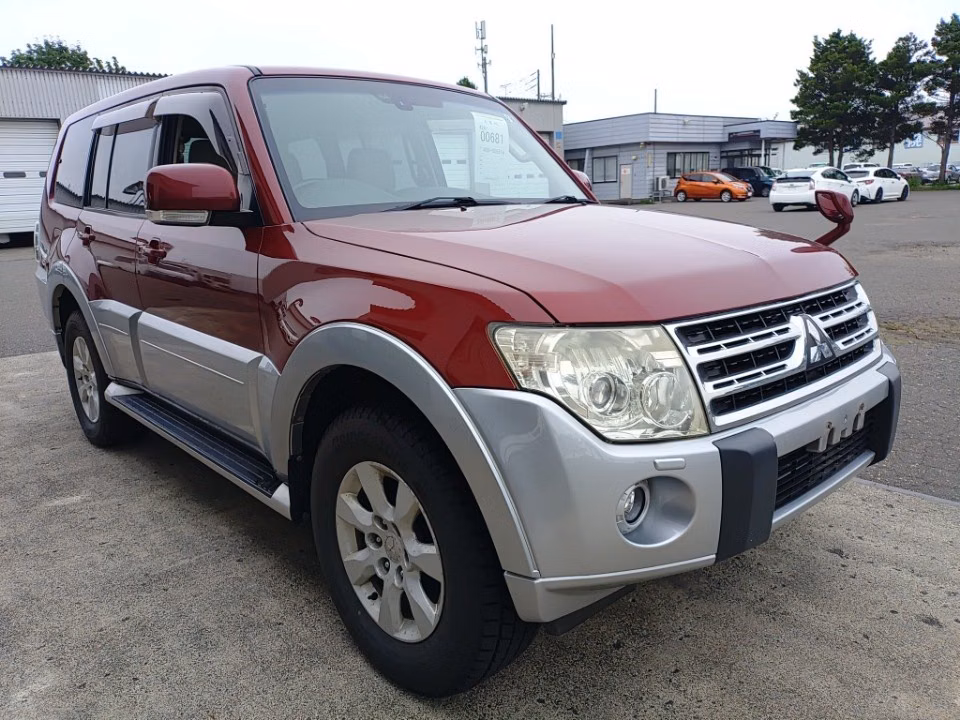 MITSUBISHI PAJERO