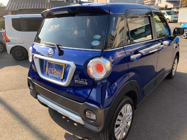 DAIHATSU CAST