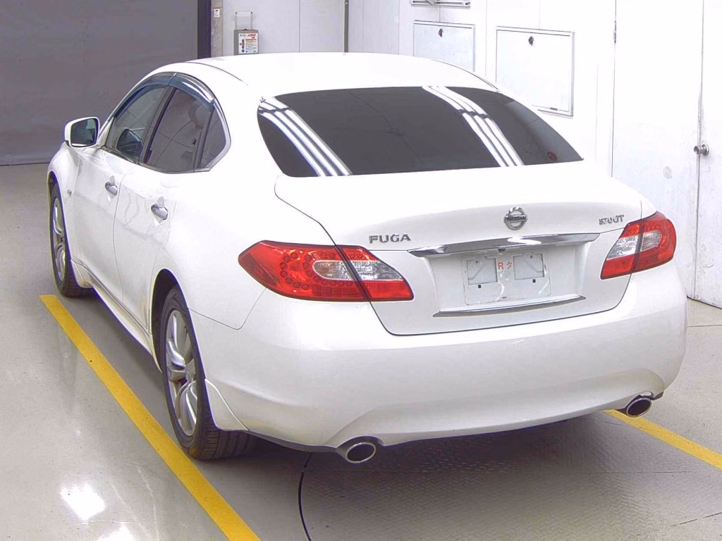 NISSAN FUGA