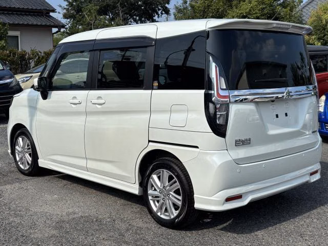 MITSUBISHI DELICA D:2