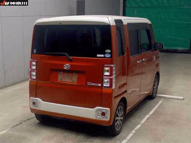 DAIHATSU WAKE
