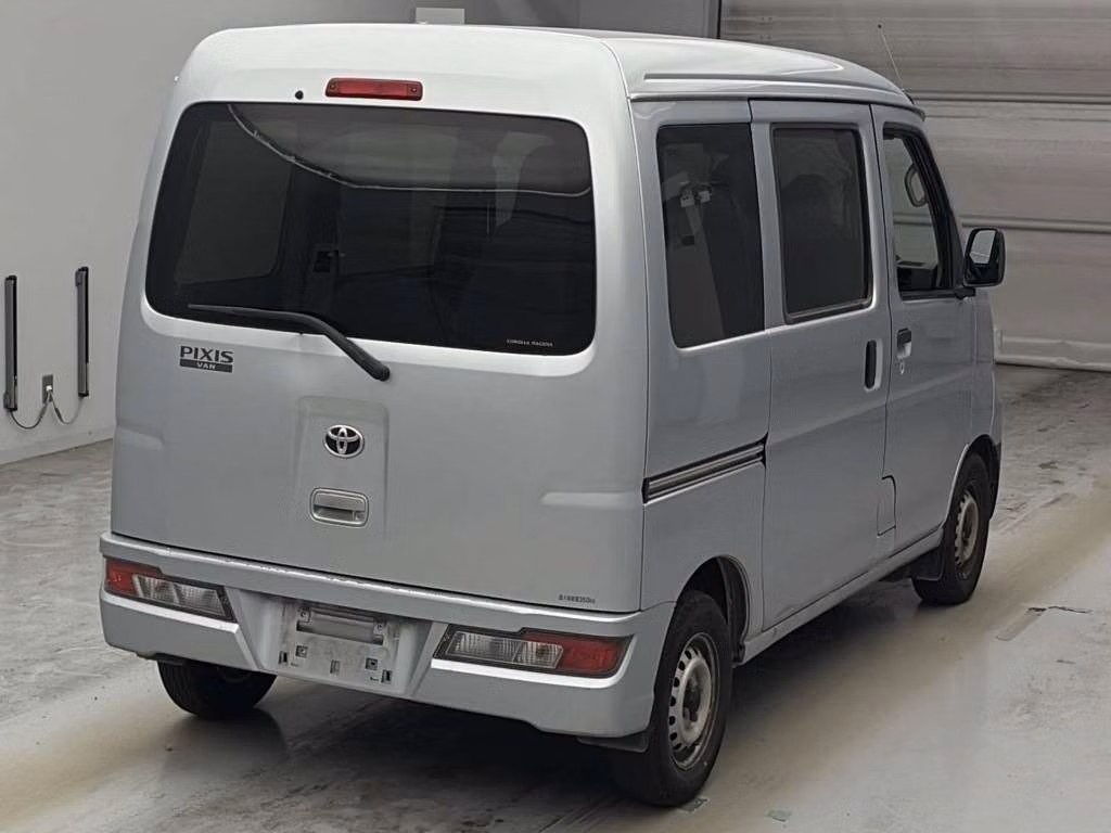 TOYOTA PIXIS VAN