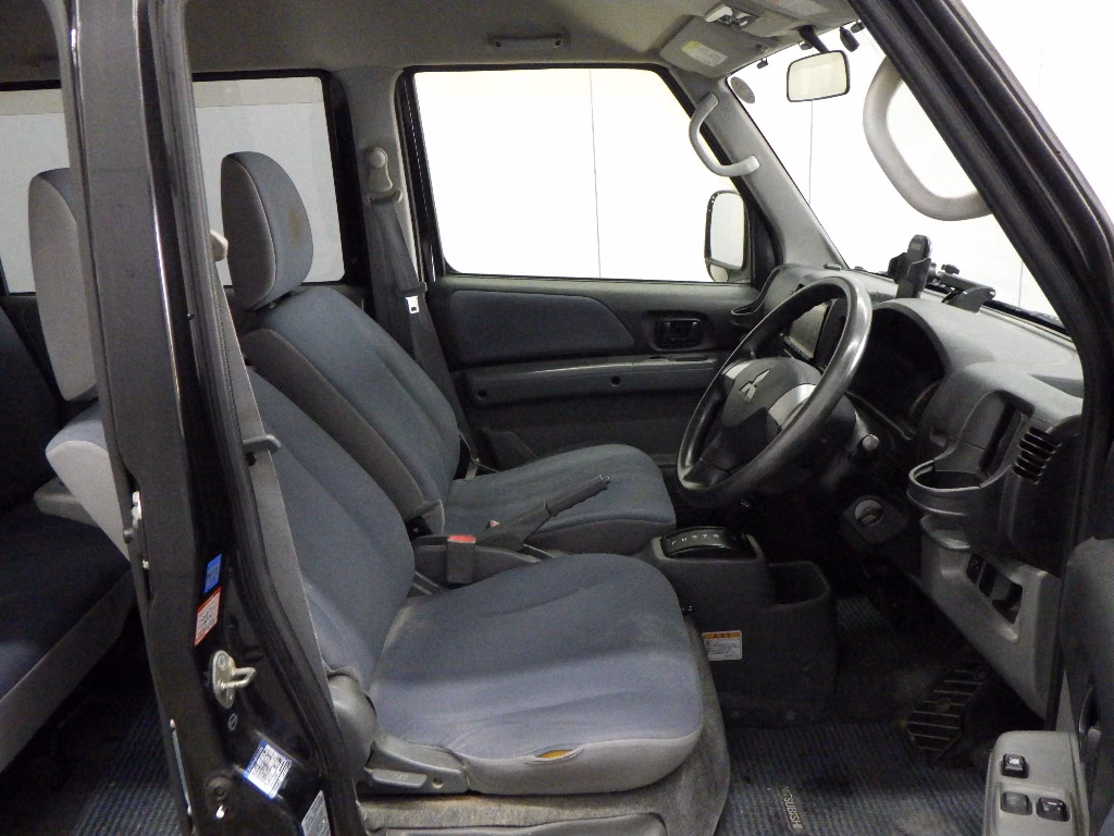 MITSUBISHI MINICAB