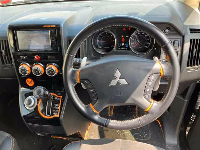 MITSUBISHI DELICA D:5