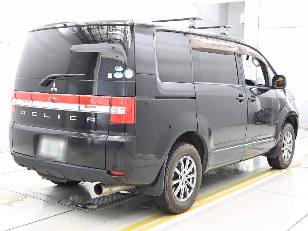 MITSUBISHI DELICA D:5