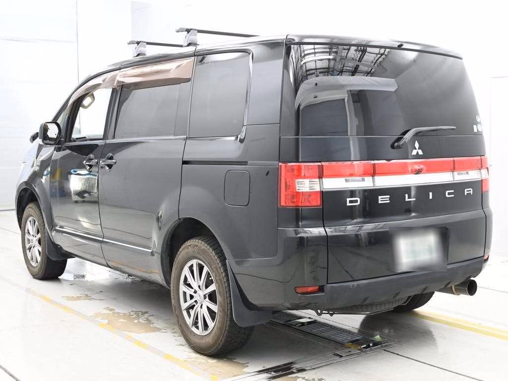 MITSUBISHI DELICA D:5
