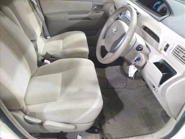 TOYOTA RAUM