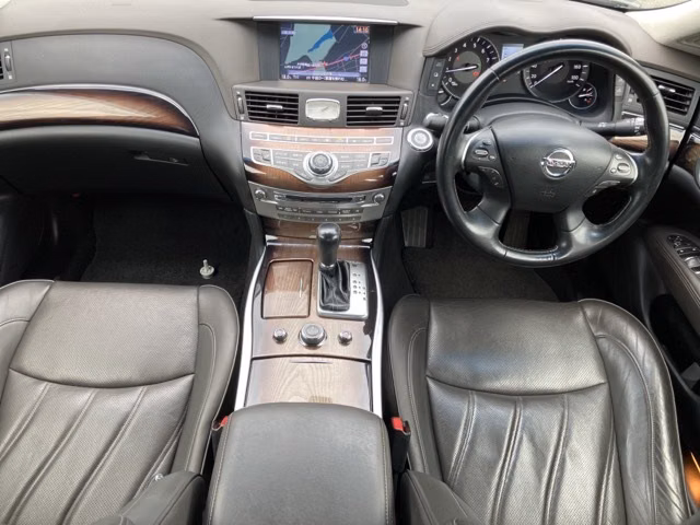 NISSAN FUGA
