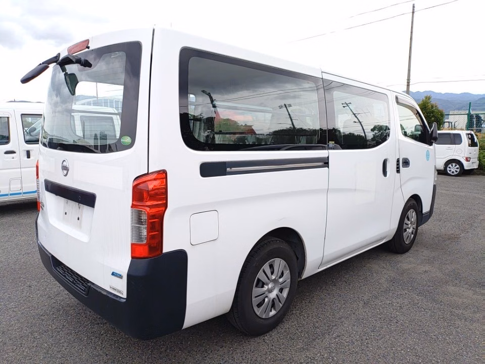 NISSAN NV350 CARAVAN