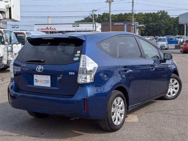 TOYOTA PRIUS ALPHA