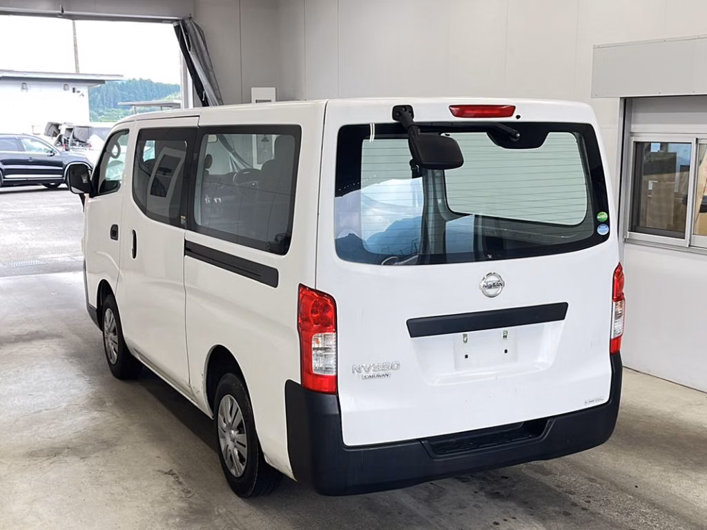 NISSAN NV350 CARAVAN