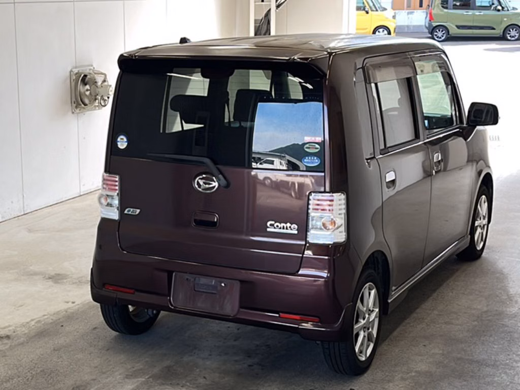 DAIHATSU MOVE CONTE