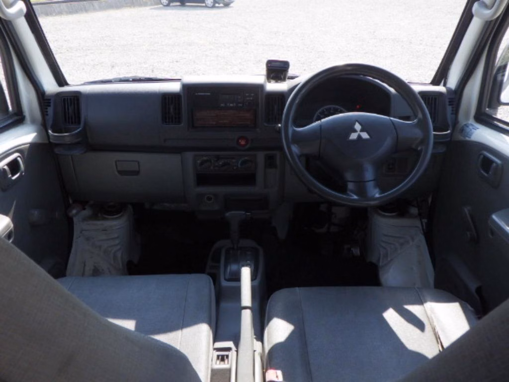 MITSUBISHI MINICAB
