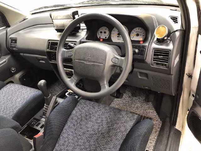 MITSUBISHI RVR