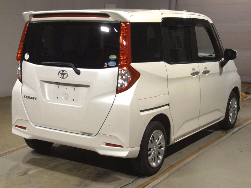 TOYOTA ROOMY