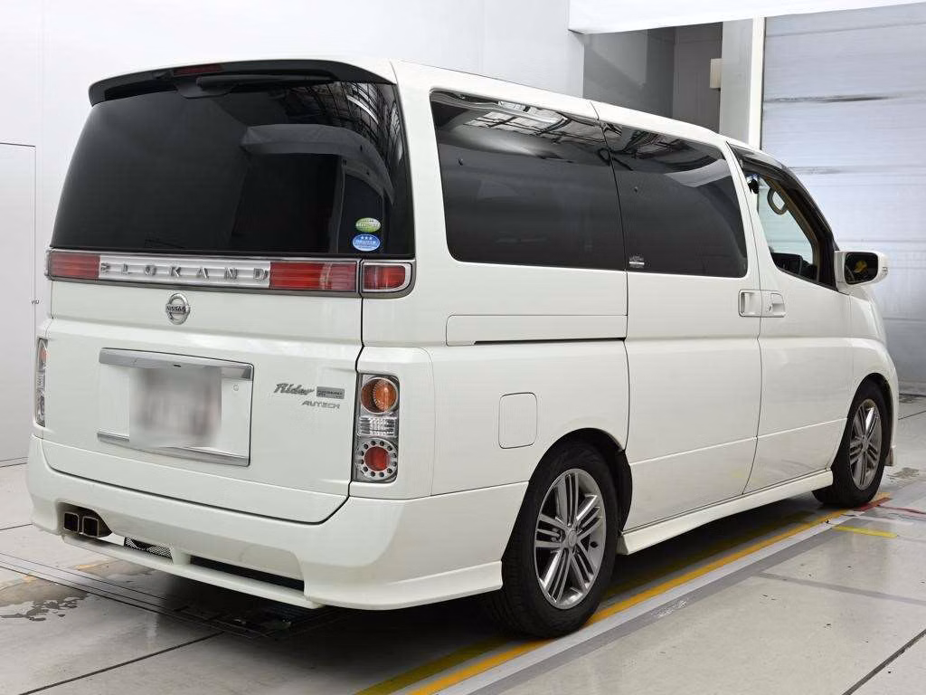 NISSAN ELGRAND