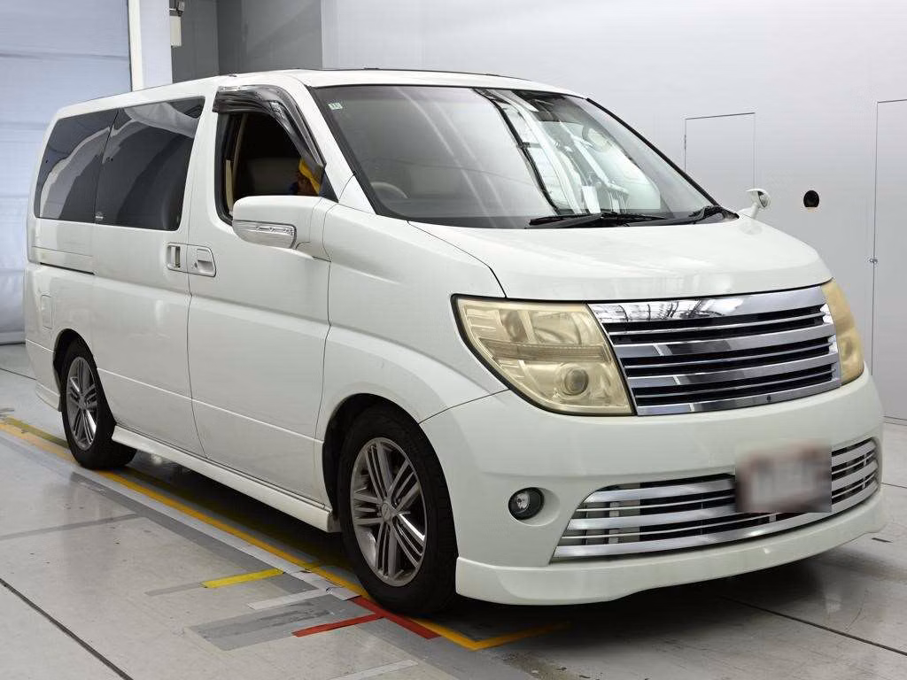 NISSAN ELGRAND