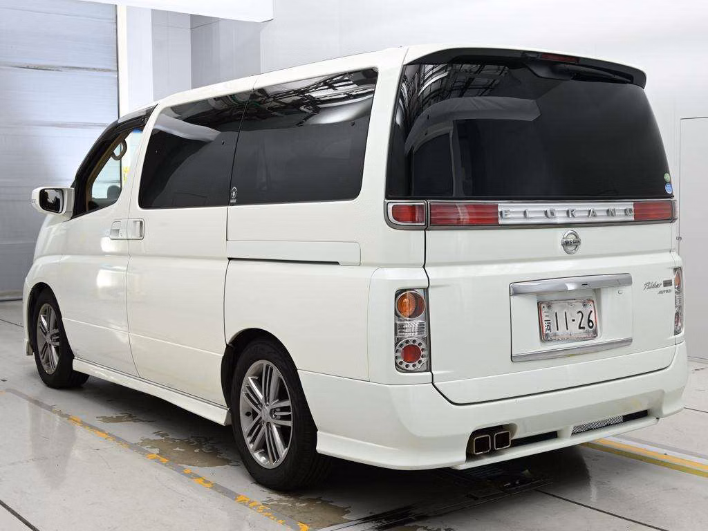 NISSAN ELGRAND