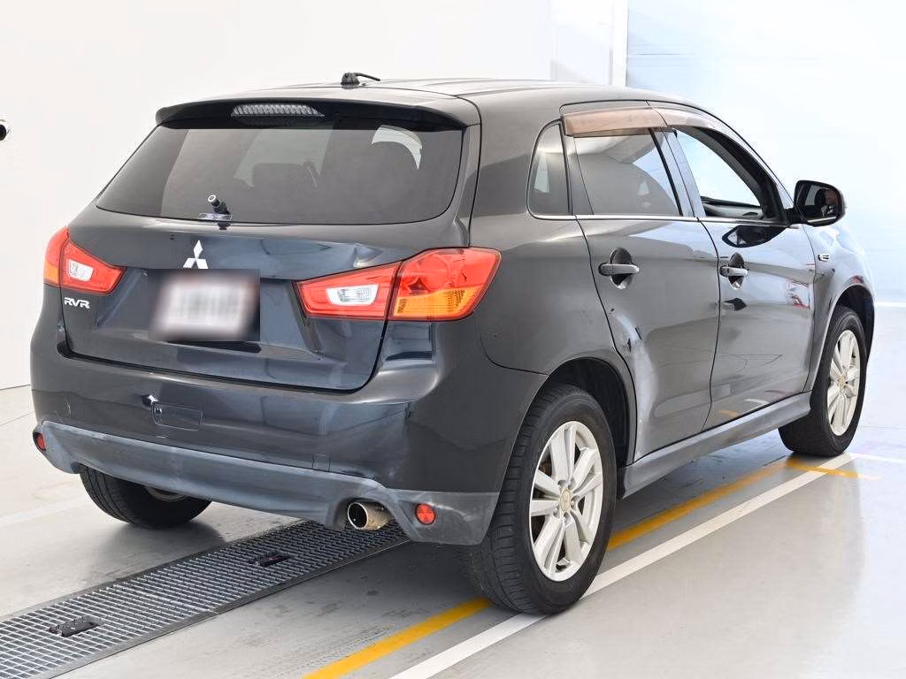 MITSUBISHI RVR