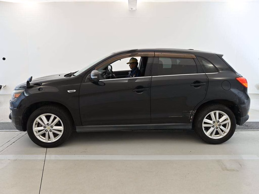 MITSUBISHI RVR
