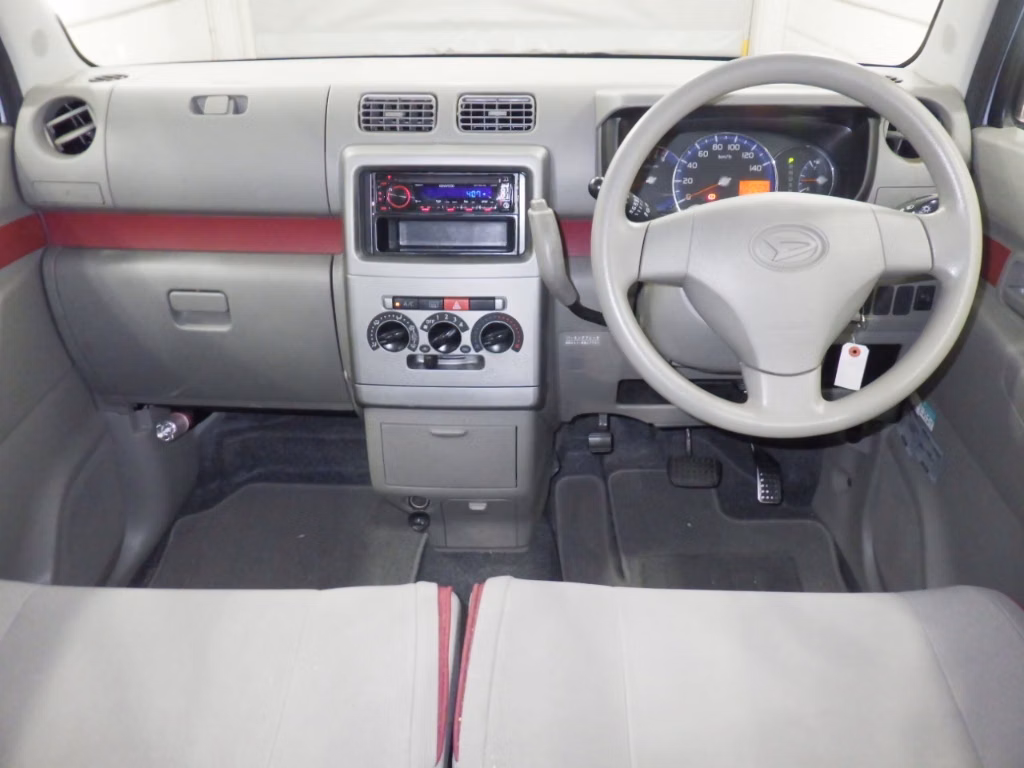DAIHATSU MOVE CONTE
