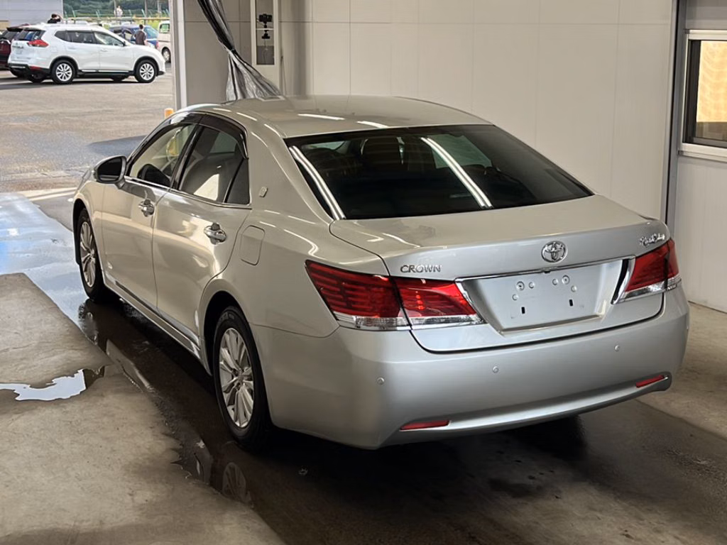 TOYOTA CROWN