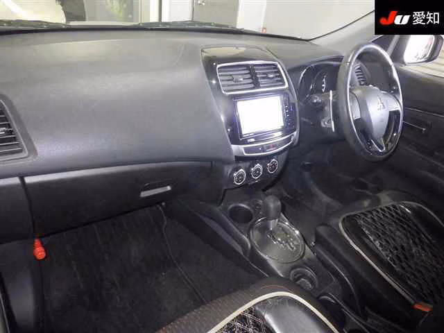 MITSUBISHI RVR