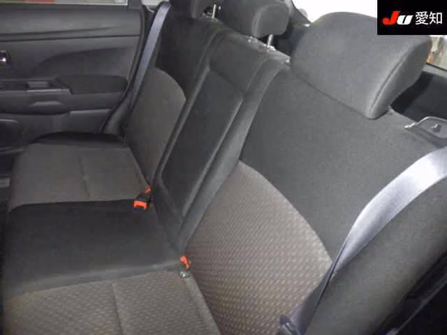 MITSUBISHI RVR