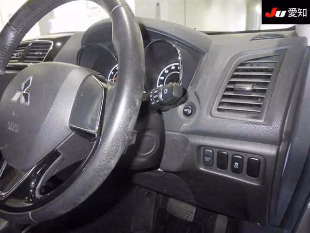 MITSUBISHI RVR