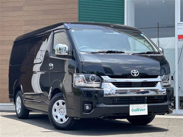 TOYOTA HIACE
