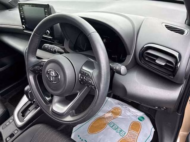 TOYOTA YARIS CROSS