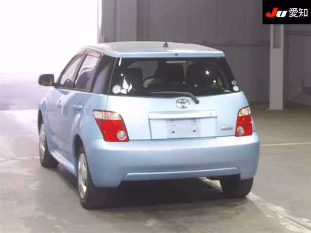 TOYOTA IST