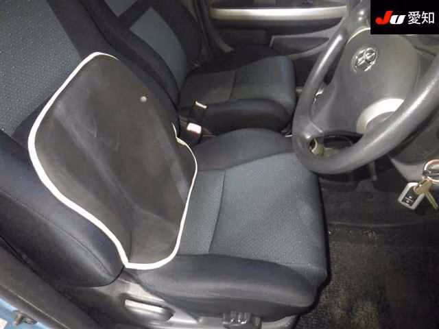 TOYOTA IST