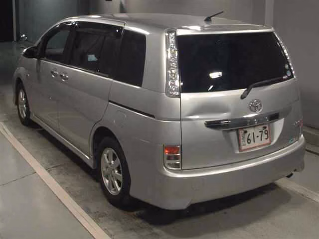 TOYOTA ISIS