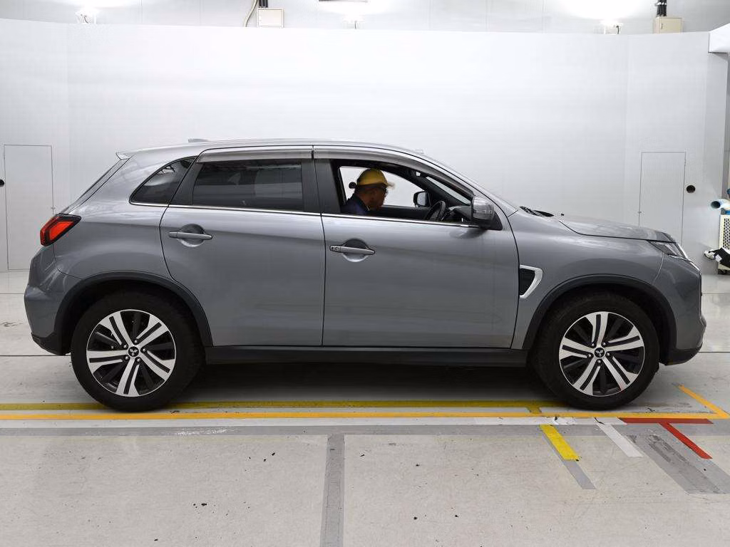 MITSUBISHI RVR