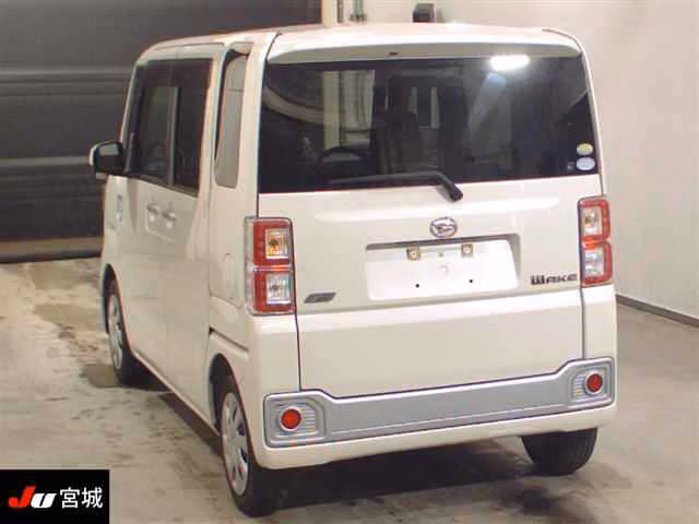 DAIHATSU WAKE