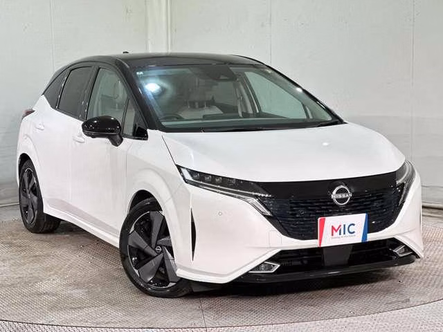 NISSAN AURA