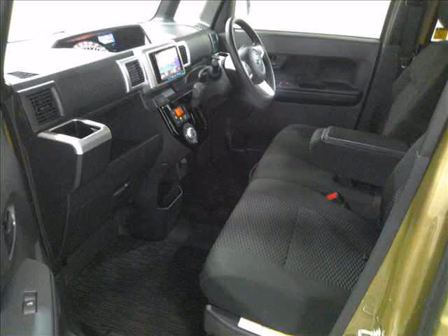 DAIHATSU WAKE