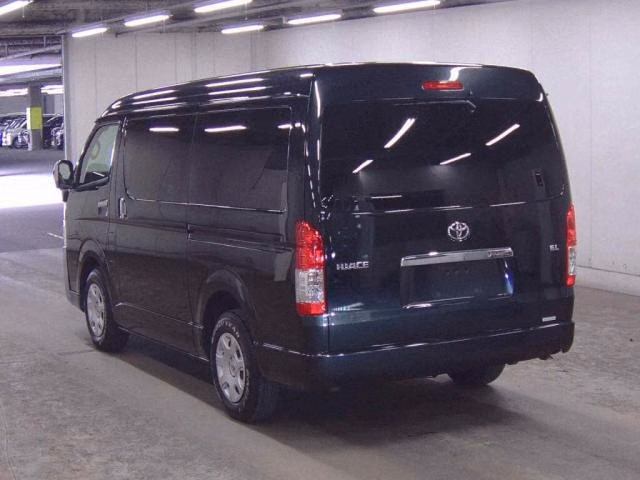 TOYOTA HIACE