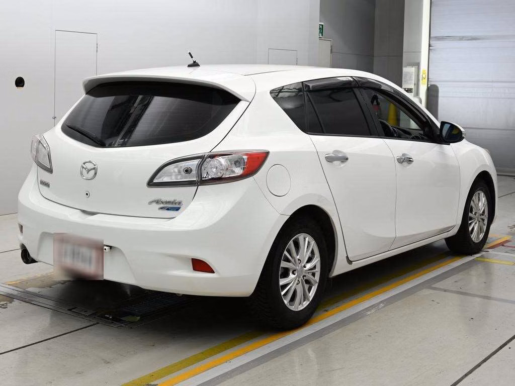 MAZDA AXELA