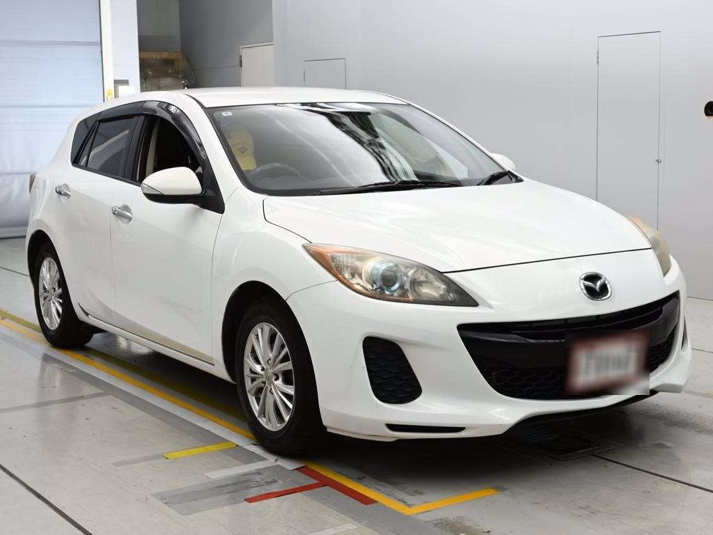 MAZDA AXELA