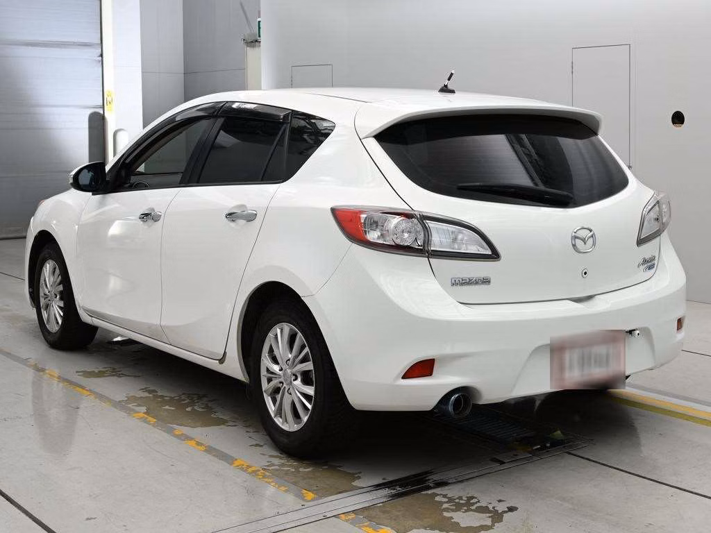 MAZDA AXELA