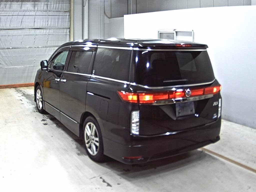 NISSAN ELGRAND