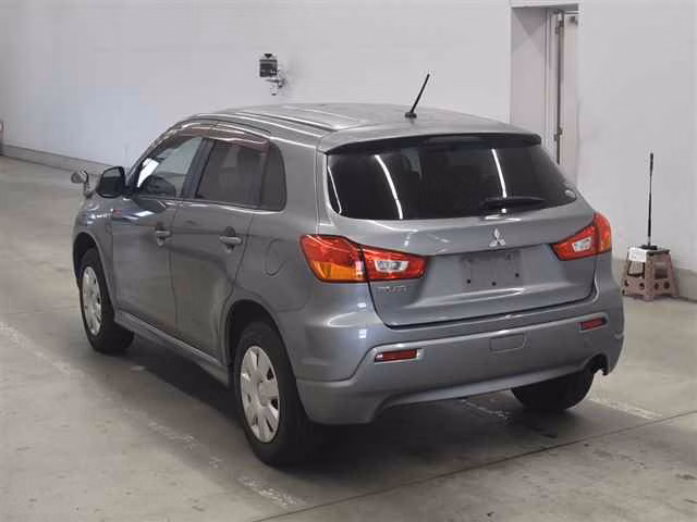 MITSUBISHI RVR