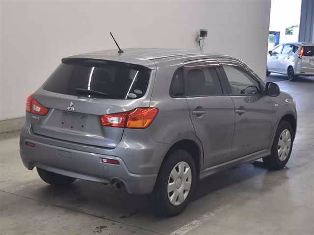 MITSUBISHI RVR